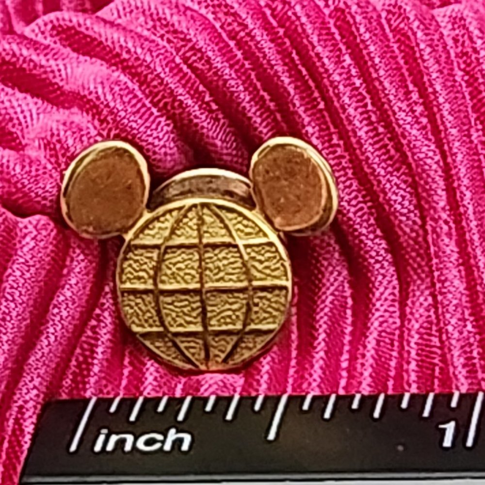 Disney Gold Cast Member Pin